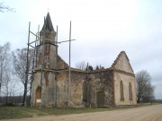 Unguru luterāņu baznīcas drupas