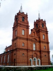 Nautrēnu katoļu baznīca